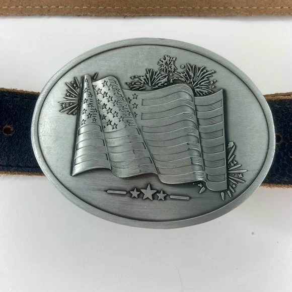Western leather belt, solid metal buckle- American flag etching.size 38 … - Picture 2 of 11